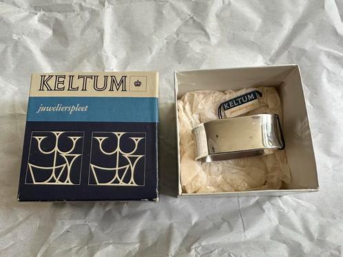 Verzilverde servetring - Keltum - Juwelierspleet, Antiek en Kunst, Antiek | Bestek, Ophalen of Verzenden