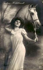 mooie dame met paard, Verzamelen, Ansichtkaarten | Themakaarten, Gelopen, Voor 1920, Verzenden