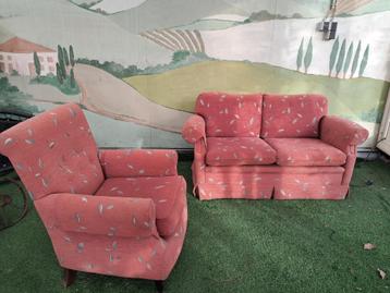 nostalgisch bankje en fauteuil. beschikbaar voor biedingen