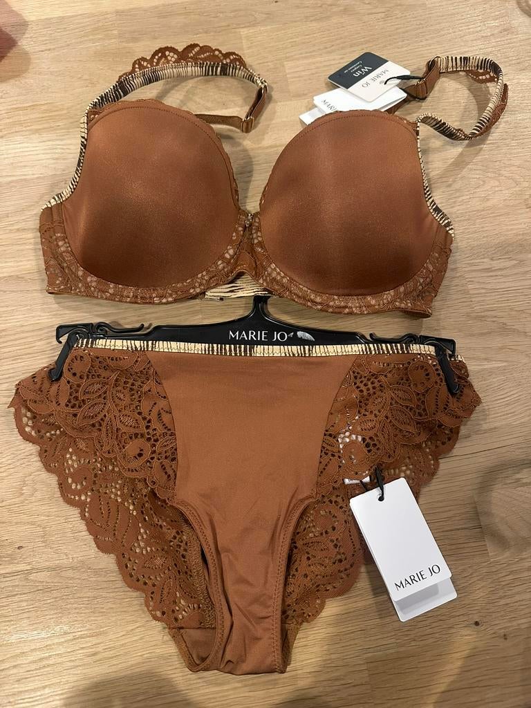 Marie Jo bh 70D slip 36 NIEUW!! Set nu €35, Ophalen of Verzenden, Setje