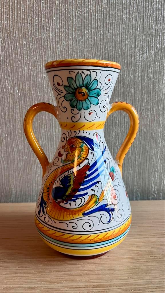 Handgeschilderd italiaans vaasje., Antiek en Kunst, Antiek | Vazen, Ophalen of Verzenden