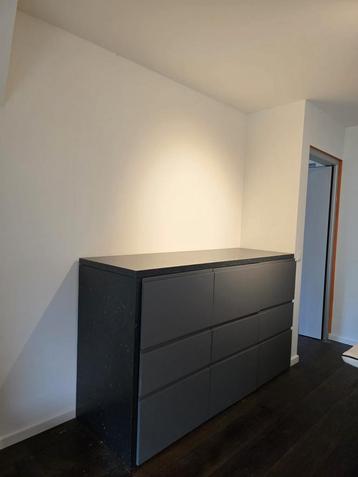 Ikea dressoir van de elementen van besta met schuiflades.