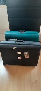 Carlton Koffers - Set van 2, Sieraden, Tassen en Uiterlijk, 60 tot 70 cm, Gebruikt, Hard kunststof, Slot