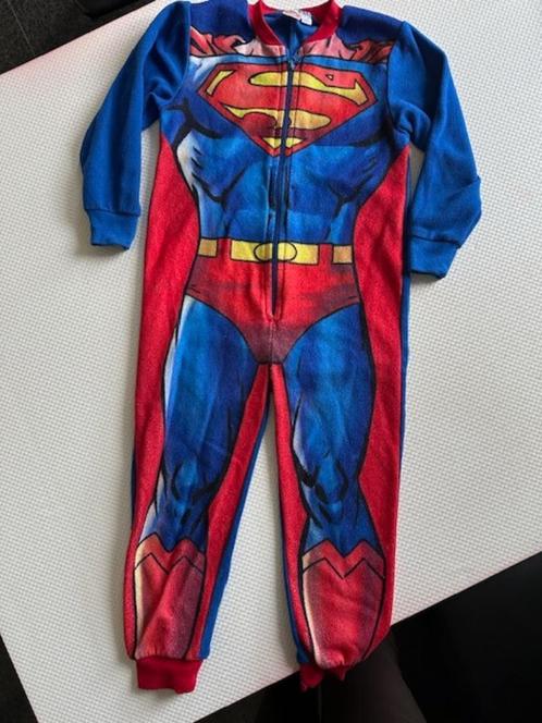 Huispak/ pyjama Superman maatje 110 / 116 zgan (N591), Kinderen en Baby's, Kinderkleding | Maat 110, Zo goed als nieuw, Jongen