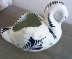 Vintage delfts blauwe zwanen bloempot handpainted, Antiek en Kunst, Curiosa en Brocante, Ophalen of Verzenden