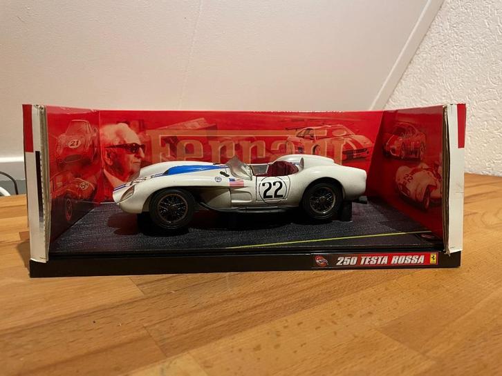 Ferrari 250 Testa Rossa (Dirty look) schaalmodel 1:18, Hobby en Vrije tijd, Modelauto's | 1:18, Zo goed als nieuw, Auto, Hot Wheels