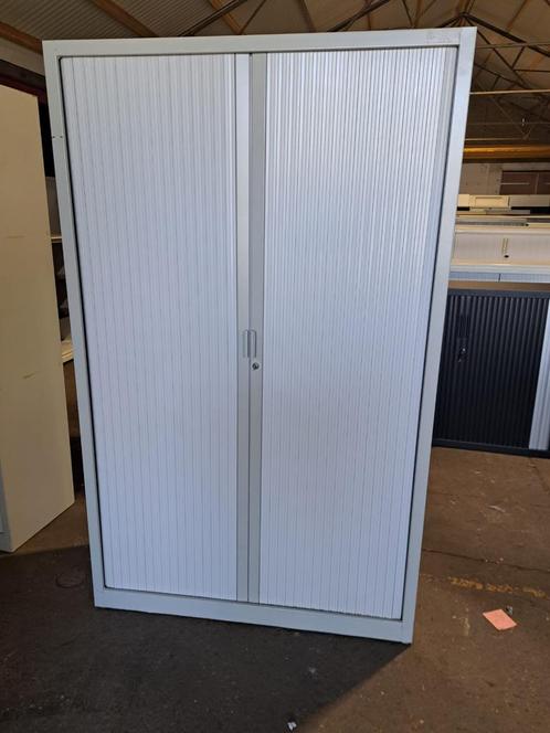 Nette metalen roldeurkast met sleutel, Huis en Inrichting, Kasten | Roldeurkasten en Archiefkasten, Gebruikt, 150 tot 200 cm, 100 tot 150 cm