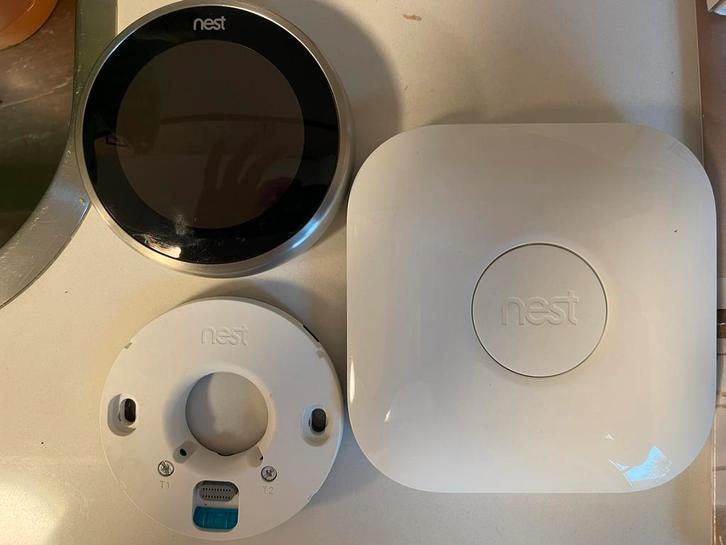 Nest Learning Thermostat V2 + Heatlink, Doe-het-zelf en Verbouw, Thermostaten, Gebruikt, Slimme thermostaat, Ophalen of Verzenden