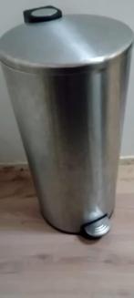 Prullenbak 30 liter gekocht bij de Blokker, werkend, Ophalen, Met pedaal, 20 tot 30 liter, Zo goed als nieuw