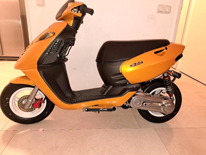 Aprilia sonic 2Fast4race, Fietsen en Brommers, Scooters | Aprilia, Nieuw, SR 50, Benzine, Ophalen of Verzenden