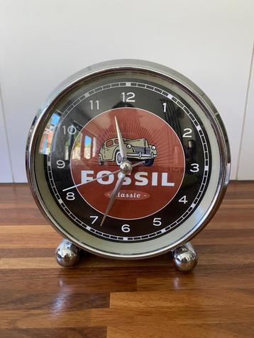 Klok Fossil Retro  beschikbaar voor biedingen
