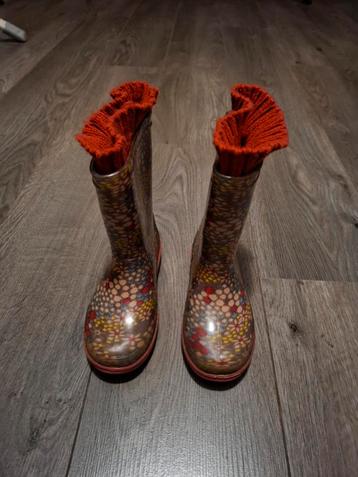 Kinderlaarsjes maat 30 beschikbaar voor biedingen