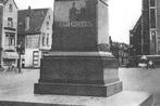 938150	Delft	standbeeld	Hugo de Groot	Leuke oude kaart	Onbes, Ophalen of Verzenden, Ongelopen, Zuid-Holland