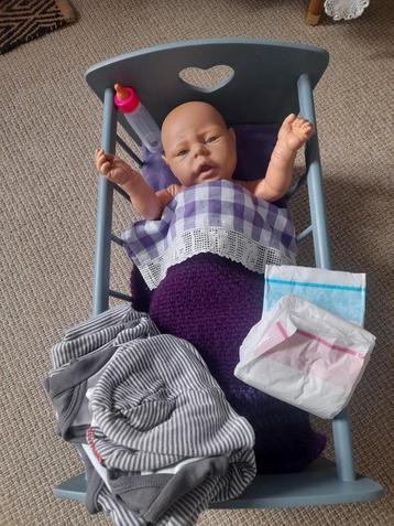 Babyborn pop met wieg en accessoires beschikbaar voor biedingen