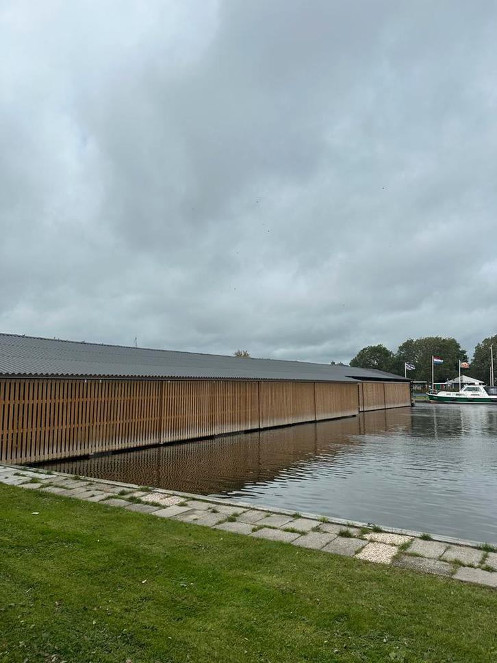 Te Huur Boothuis Bergumermeer - Stallingsplek Beschikbaar, Watersport en Boten, Ligplaatsen, Winter, Binnen