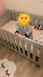 Ledikantje en commode te koop, Kinderen en Baby's, Babywiegjes en Ledikanten, Ophalen, Zo goed als nieuw