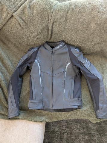 Te koop: REV’IT Glide, leren motorjas, mt 46 beschikbaar voor biedingen