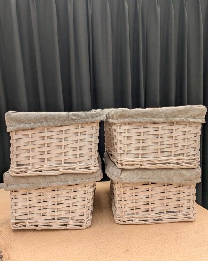 Set van 4 rotan manden!, Huis en Inrichting, Woonaccessoires | Schalen en Manden, Zo goed als nieuw, Mand, Rechthoekig, Riet, Ophalen of Verzenden