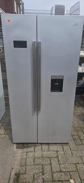 Zgan Beko Amerikaanse koelvriescombinatie No Frost beschikbaar voor biedingen