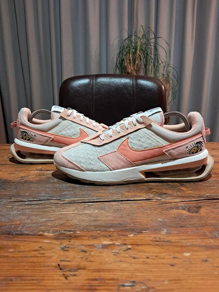 Nike Air Max Pre Day 'Sun Club' Size 41, Kleding | Dames, Schoenen, Zo goed als nieuw, Sneakers of Gympen, Roze, Ophalen of Verzenden