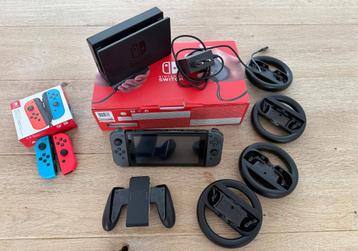 Nintendo Switch met accessoires beschikbaar voor biedingen