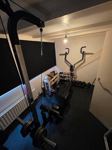 Thuis gym fitness apparaat, multibench, latt pull down, leg beschikbaar voor biedingen