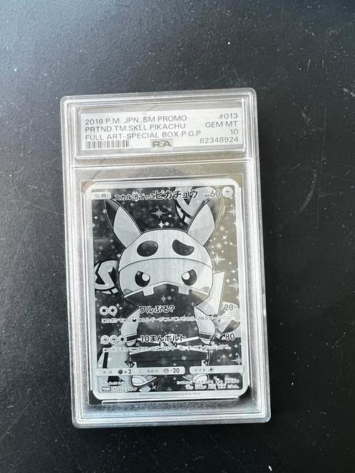 Metal pokemon card Pretend Team Skull Pikachu #13, Hobby en Vrije tijd, Verzamelkaartspellen | Pokémon, Nieuw, Losse kaart, Ophalen of Verzenden