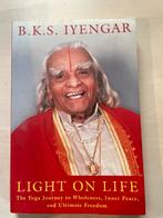 Light on Life - B.K.S. Iyengar, Ophalen of Verzenden, Zo goed als nieuw, Meditatie of Yoga, Achtergrond en Informatie