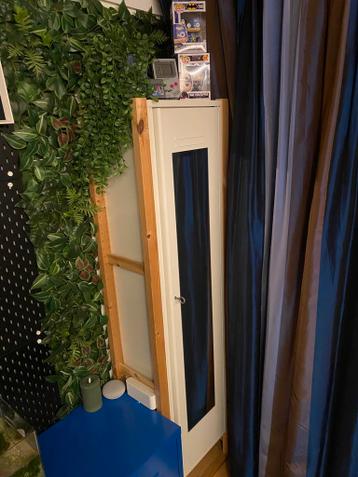 IKEA Ivar kast met sleutel en spiegel - Zo goed als nieuw! - afbeelding 1