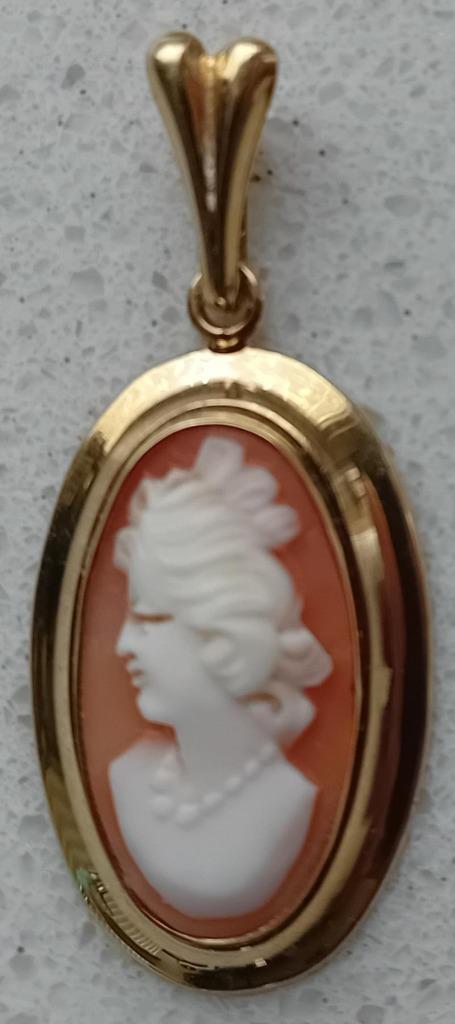 Gouden 'schelp camee hanger, Sieraden, Tassen en Uiterlijk, Kettinghangers, Zo goed als nieuw, Goud, Goud, Overige voorstellingen