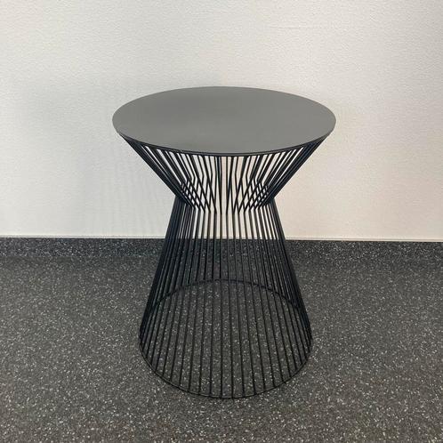 Woood Suus bijzettafel z.g.a.n., Huis en Inrichting, Tafels | Bijzettafels, Zo goed als nieuw, Rond, Minder dan 55 cm, Metaal of Aluminium