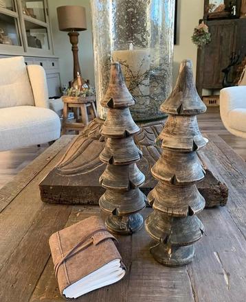 Houten kerstboompjes beschikbaar voor biedingen