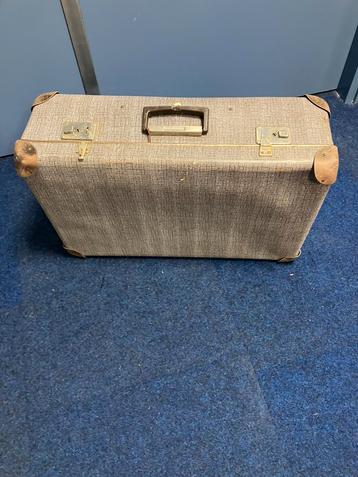 Leuke retro koffer jaren 50/60 beschikbaar voor biedingen