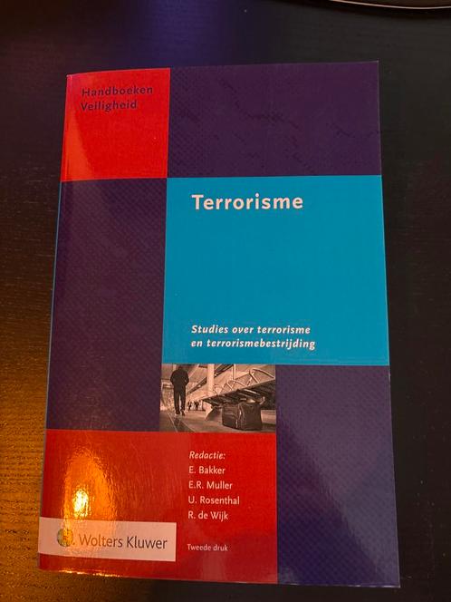 Handboek Terrorisme - 2e druk, Boeken, Politiek en Maatschappij, Zo goed als nieuw, Politiek en Staatkunde, Nederland, Ophalen of Verzenden