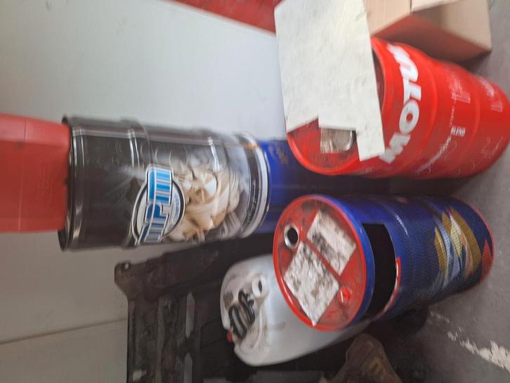 Lege 60 liter olievaten, Doe-het-zelf en Verbouw, Overige Doe-het-zelf en Verbouw, Zo goed als nieuw, Ophalen