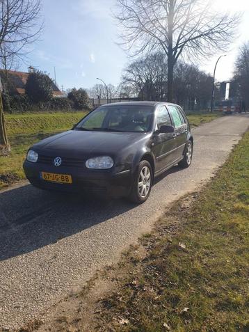 Volkswagen Golf 1.6-16V Trendline beschikbaar voor biedingen