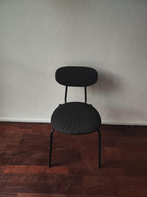 2 Chairs, Huis en Inrichting, Stoelen, Zo goed als nieuw, Eén, Metaal, Overige materialen, Zwart, Ophalen