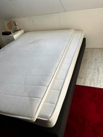 Boxspring beschikbaar voor biedingen