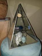 Glazen piramide voor mineralen of andere verzameling, Ophalen, Zo goed als nieuw