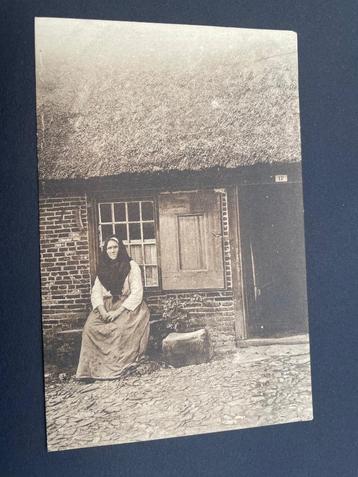 ansichtkaart uit Blaricum ; Blaricummer Vrouw in 't Gooi. beschikbaar voor biedingen