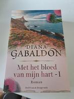 Diana Gabaldon - Reiziger 8 - Met het bloed van mijn hart 1, Ophalen of Verzenden, Zo goed als nieuw