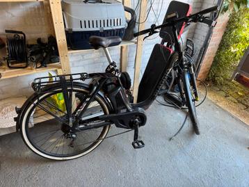 Zwarte Piaggio wi E-bike beschikbaar voor biedingen