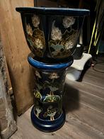 Bloempot op zuil, Ophalen, Zo goed als nieuw