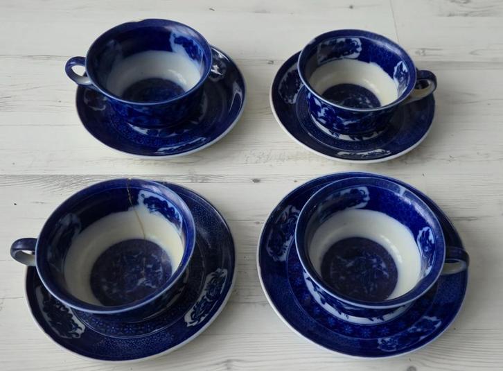 4 x Antieke soepkom met schotel Petrus Regout, Antiek en Kunst, Antiek | Porselein, Verzenden