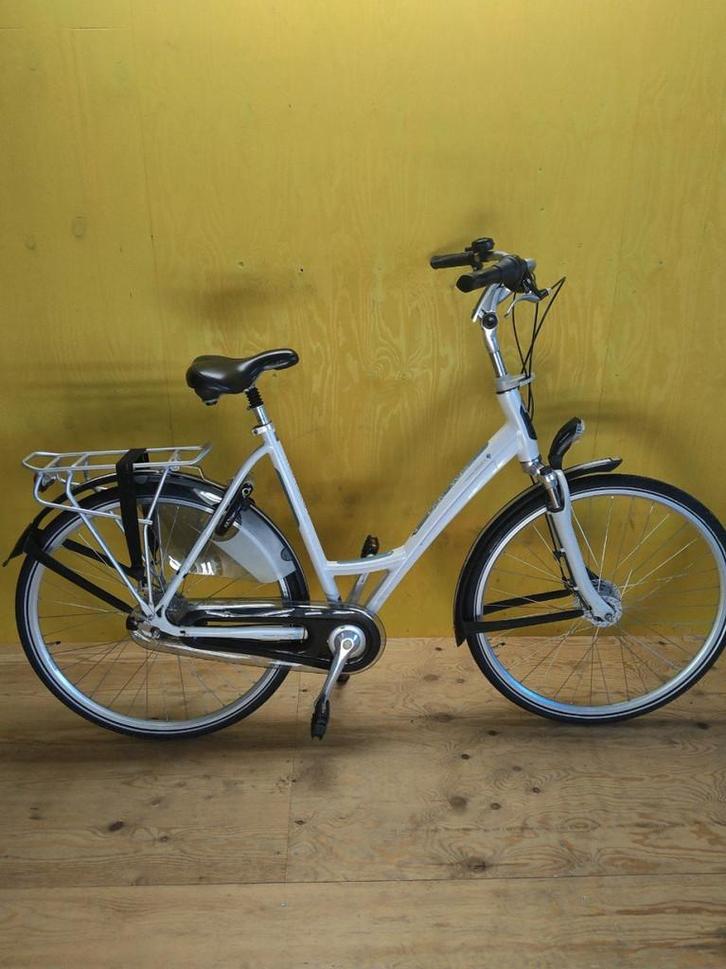 Batavus Monaco Dames Wit 57cm, Fietsen en Brommers, Fietsen | Dames | Damesfietsen, Gebruikt, Batavus, 56 cm of meer