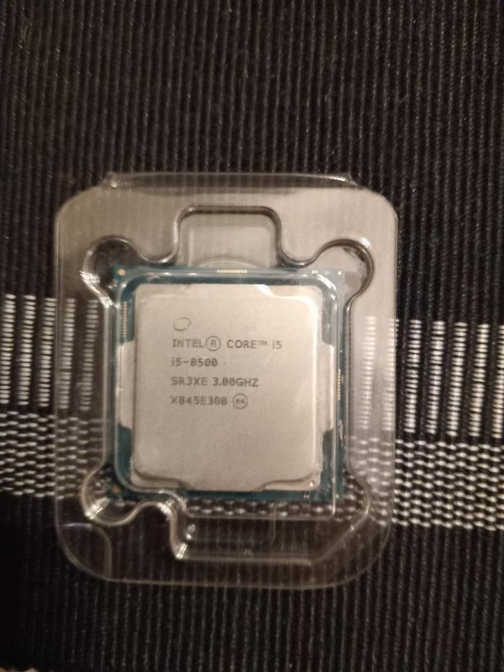 Intel i5 8500 3.0Ghz incl. Processorkoeler, Computers en Software, Processors, Zo goed als nieuw, 3 tot 4 Ghz, Ophalen of Verzenden