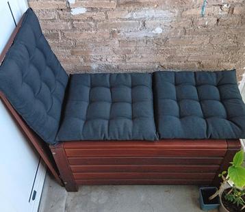 Opbergkist/ tuinbankje (zonder kussens). Ikea beschikbaar voor biedingen
