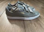 Nieuw Puma Basket Heart Patent grijs lak maat 38, Puma, Nieuw, Ophalen of Verzenden, Sneakers of Gympen