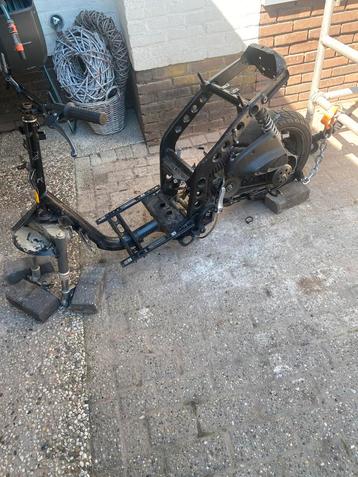 Piaggio typhoon frame zonder blok!! beschikbaar voor biedingen