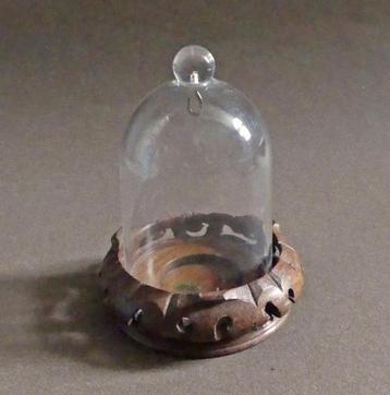 Kunststof stolpje op houten voet horloge stolp beschikbaar voor biedingen